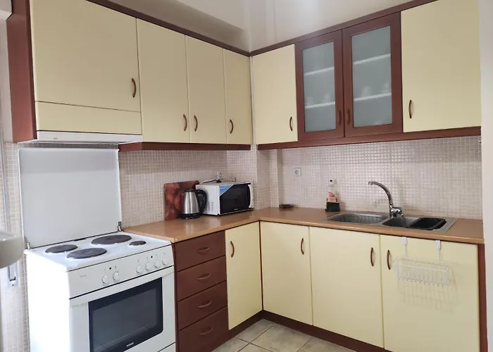 Cozy Two Bedroom Lägenhet